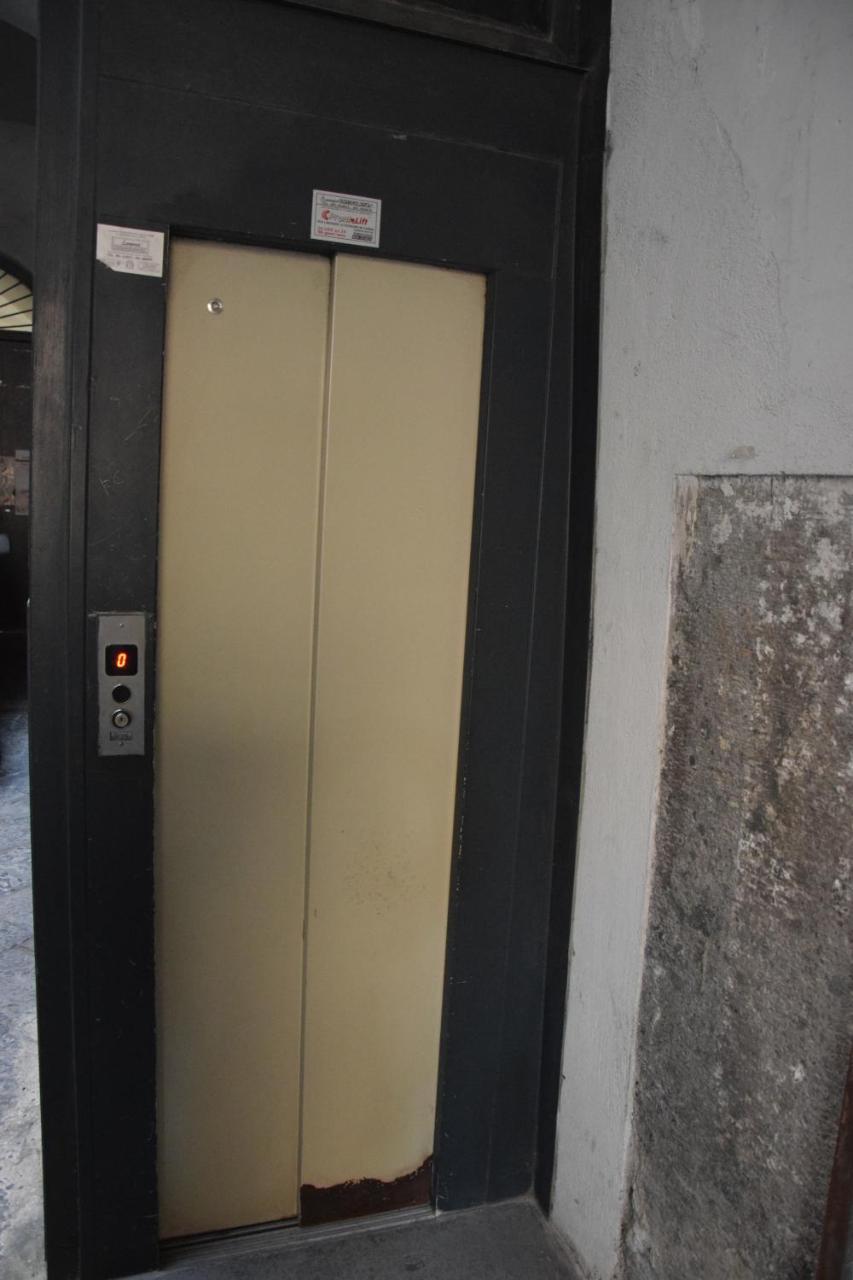 Napoli Squares Suites Екстер'єр фото