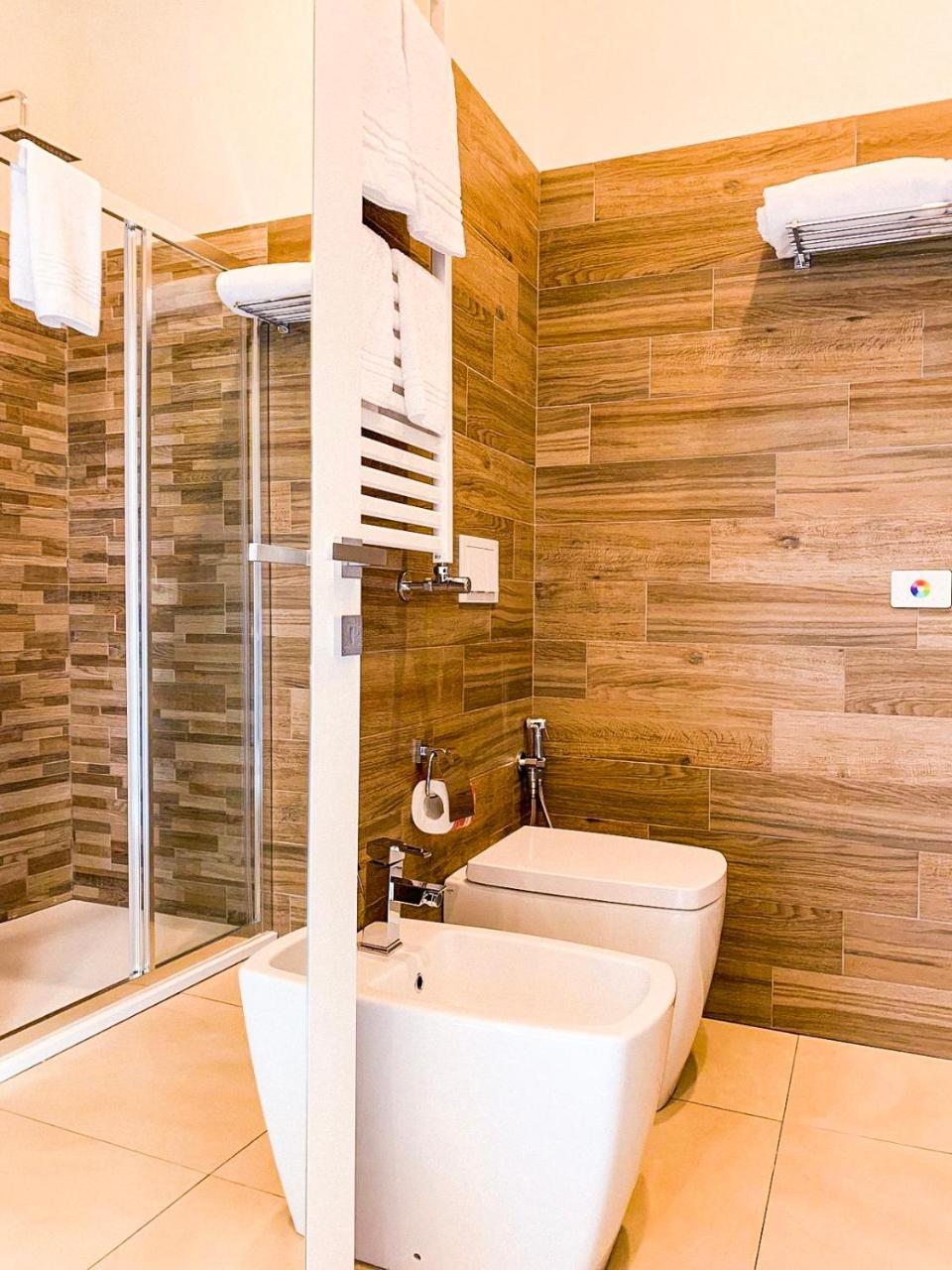 Napoli Squares Suites Екстер'єр фото