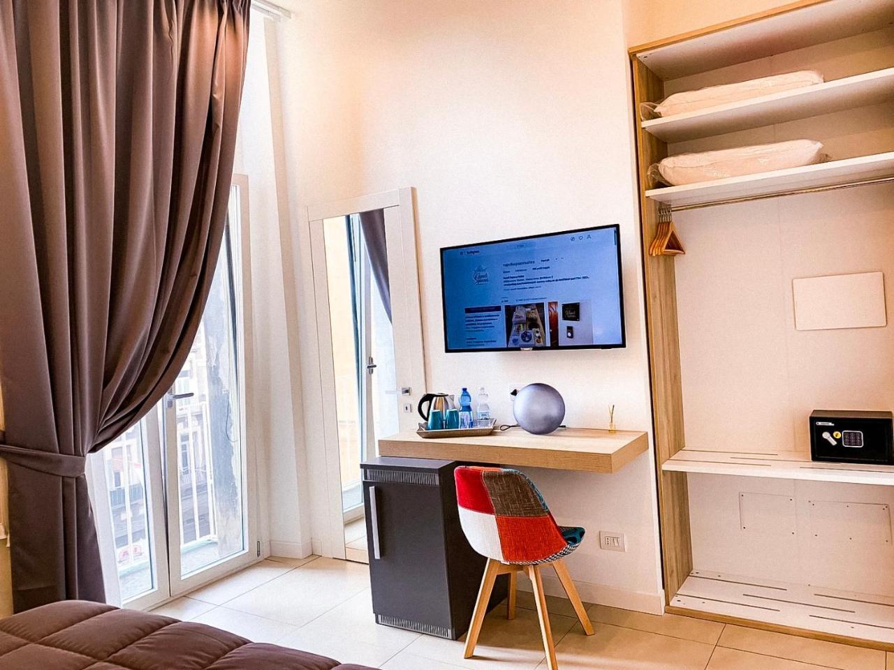 Napoli Squares Suites Екстер'єр фото